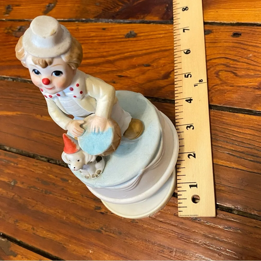 VT Artmark Rotating Clown w/ Dog Music Box 